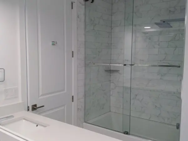 Cambridge Shower in Collonade Dr Residence