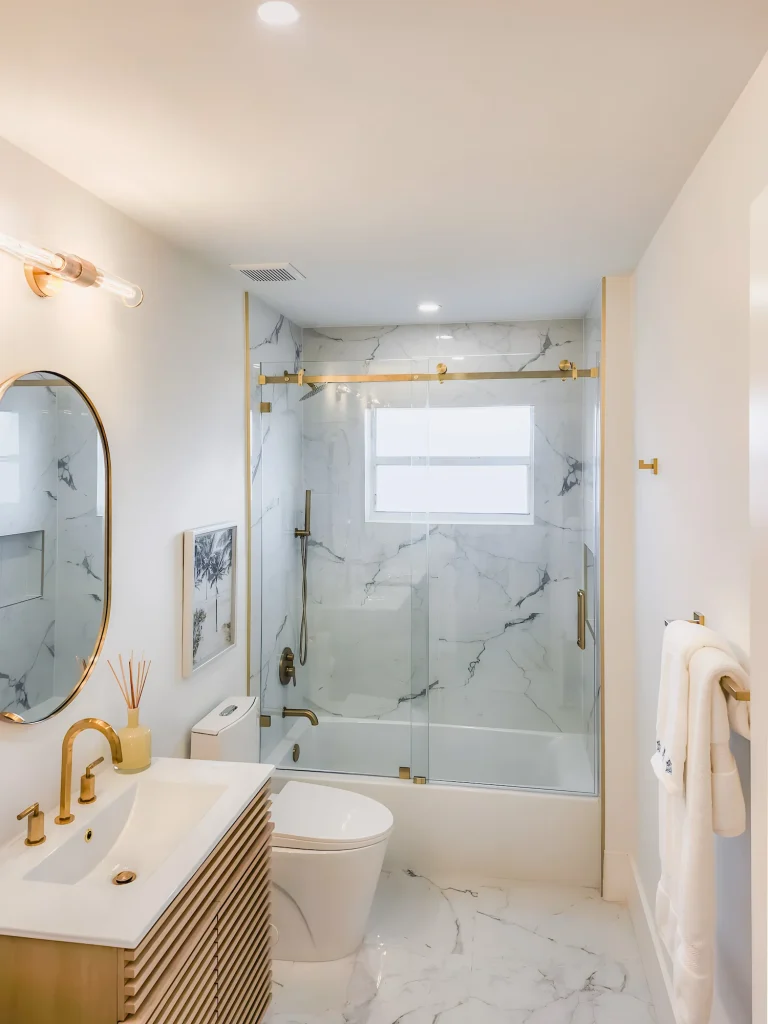 High-quality custom glass and mirrors for bathrooms and interiors.