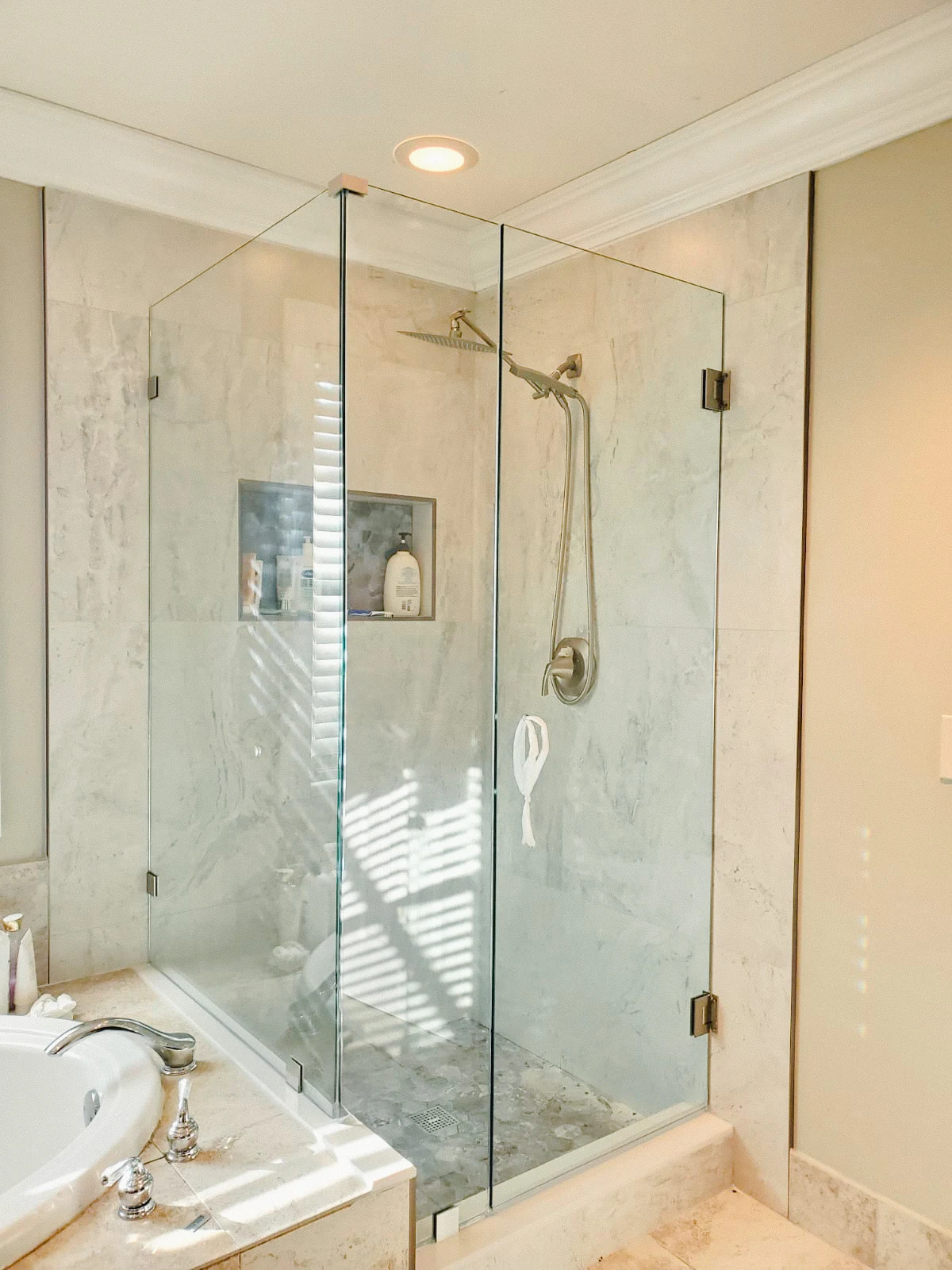 Shower Enclosure | Thornlee Dr Residence