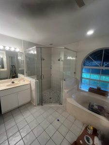 High-quality glass shower door with sleek frame, perfect for modern bathrooms.