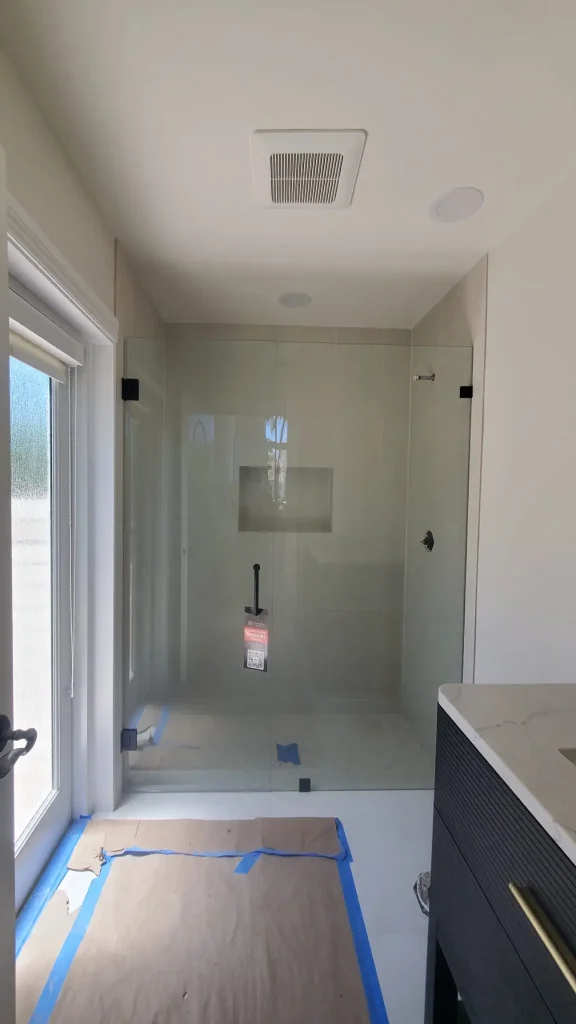 High-quality glass shower enclosure with modern design for luxurious bathrooms.